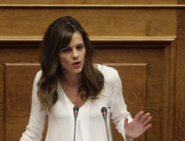 Ε. Αχτσιόγλου: «Πλεόνασμα ύψους 700 εκατ. ευρώ τον πρώτο χρόνο λειτουργίας του ΕΦΚΑ»